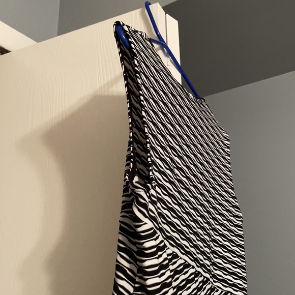 Women’s Top - Picture 5 of 6